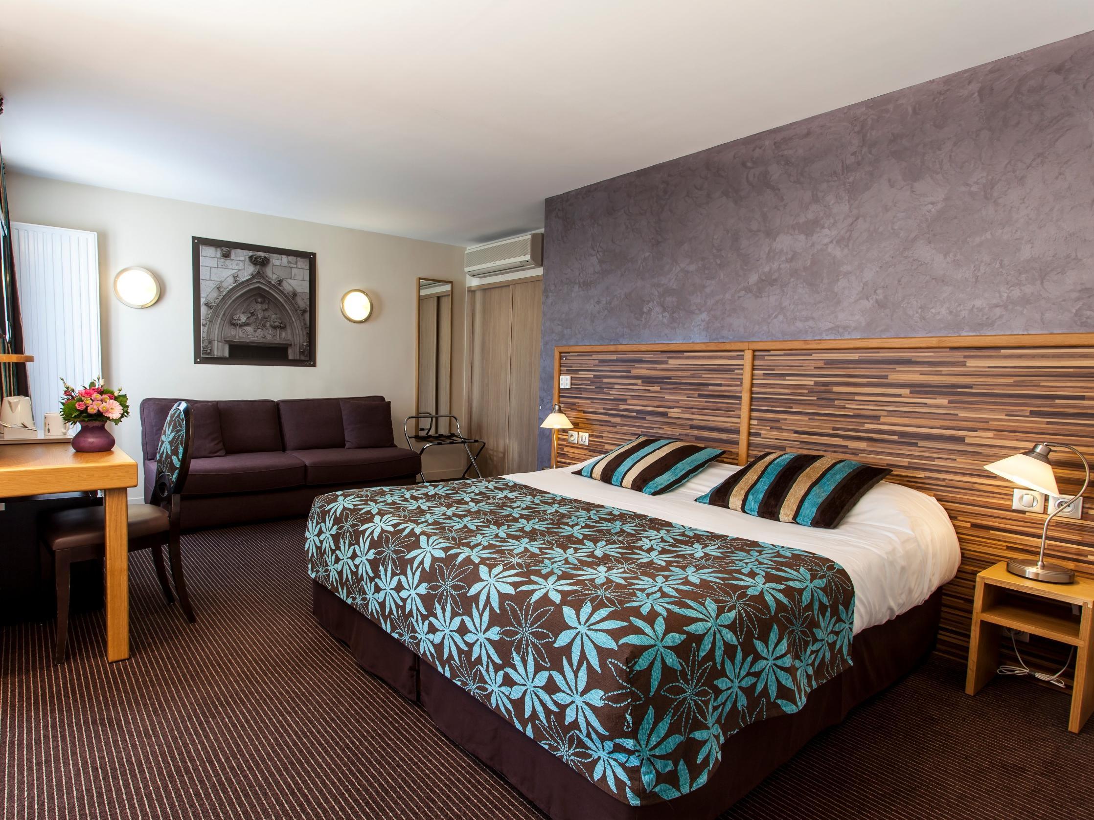 Logis - Le Christina Hotel Bourges Ngoại thất bức ảnh