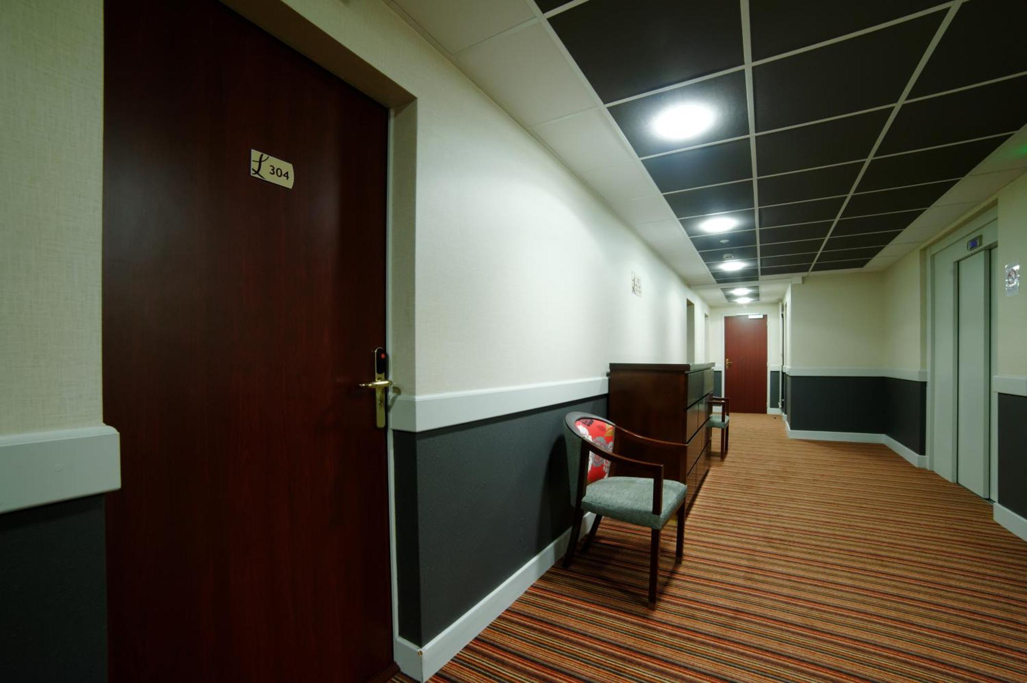 Logis - Le Christina Hotel Bourges Ngoại thất bức ảnh