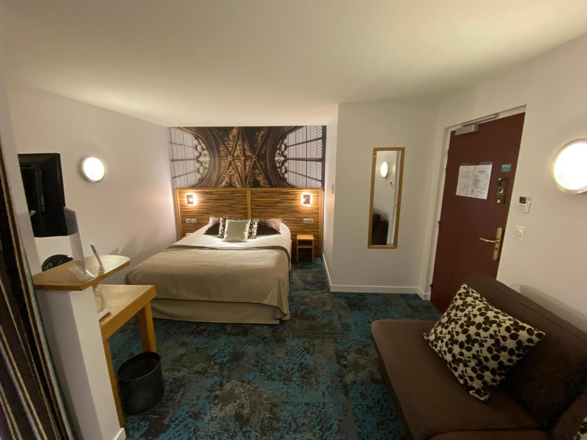 Logis - Le Christina Hotel Bourges Ngoại thất bức ảnh