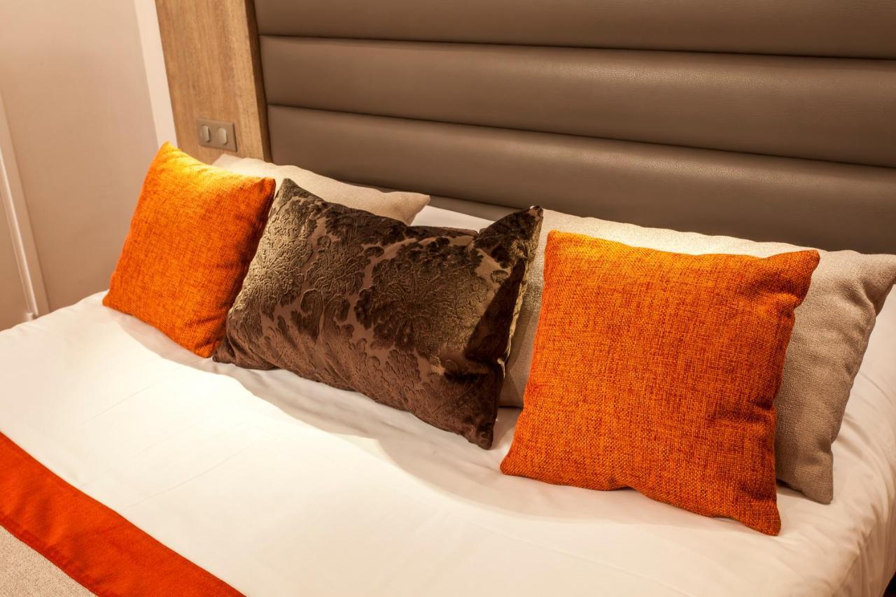 Logis - Le Christina Hotel Bourges Ngoại thất bức ảnh